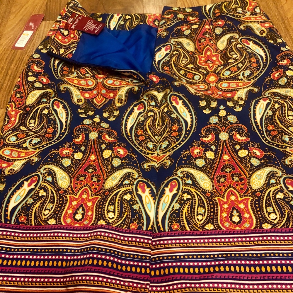 NWT- beautiful multicolored pencil skirt - Picture 3 of 4